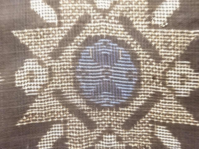 JAPANESE KIMONO / ANTIQUE KIMONO / SILK / DORO OSHIMA TSUMUGI / WOVEN FLORAL CREST